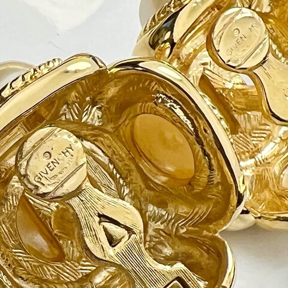 Givenchy Couture Large Pearl & Crystal Clip-On Earrings - Picture 6 of 7